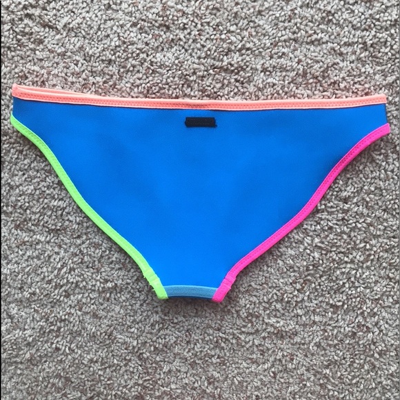TRIANGL authentic! bikini tops and bottoms! - Picture 5 of 10